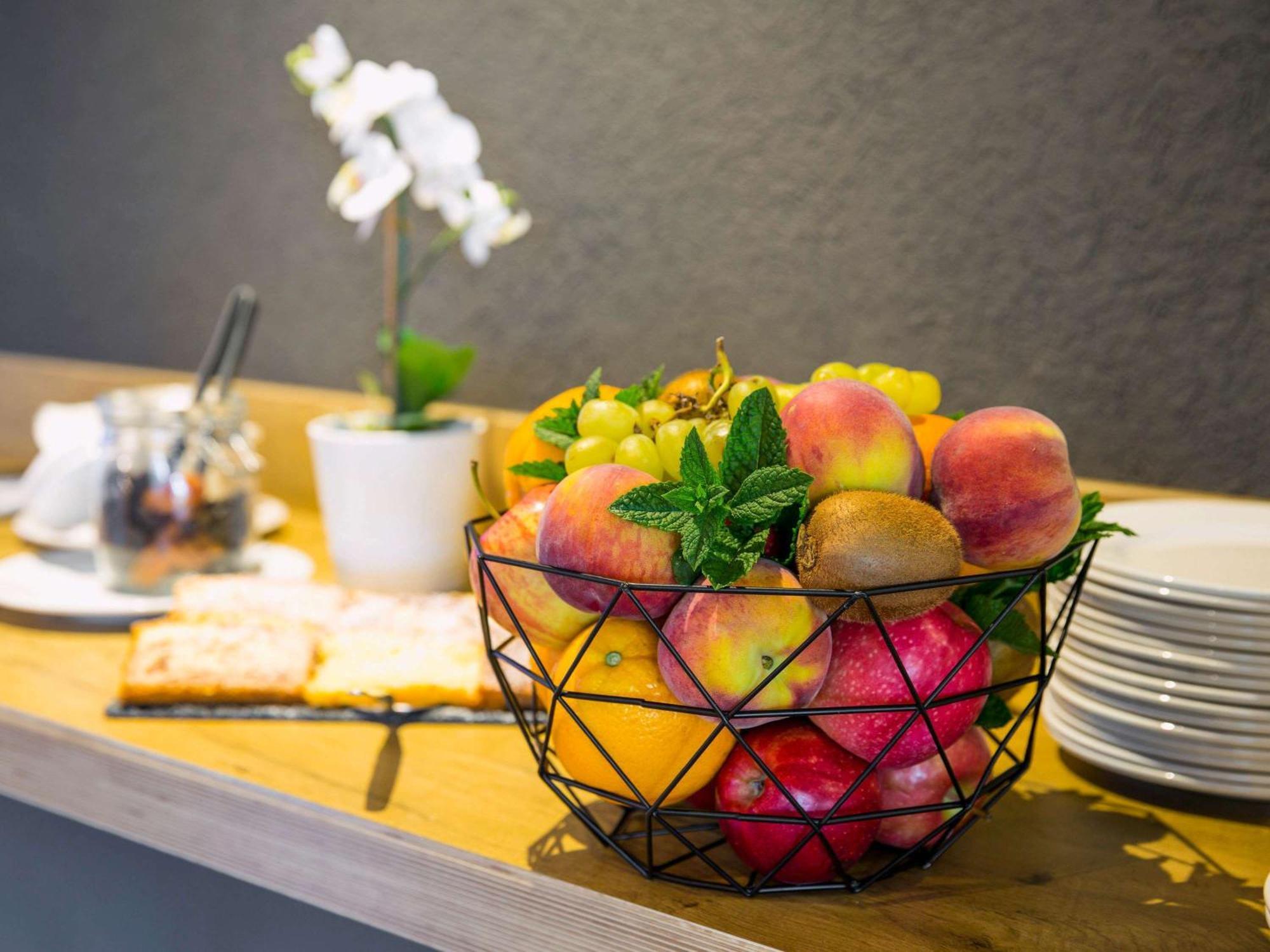 Ibis Lausanne Crissier Zewnętrze zdjęcie