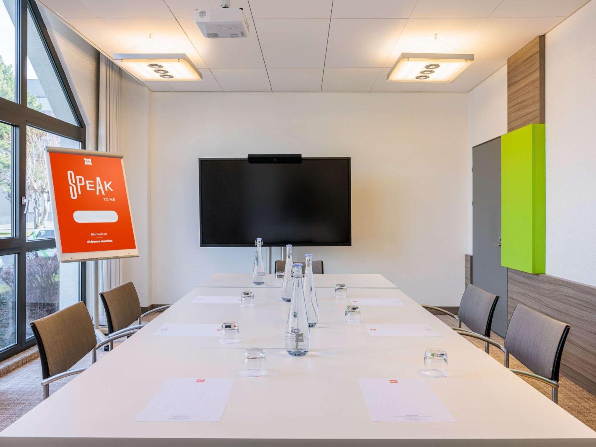 Ibis Lausanne Crissier Zewnętrze zdjęcie